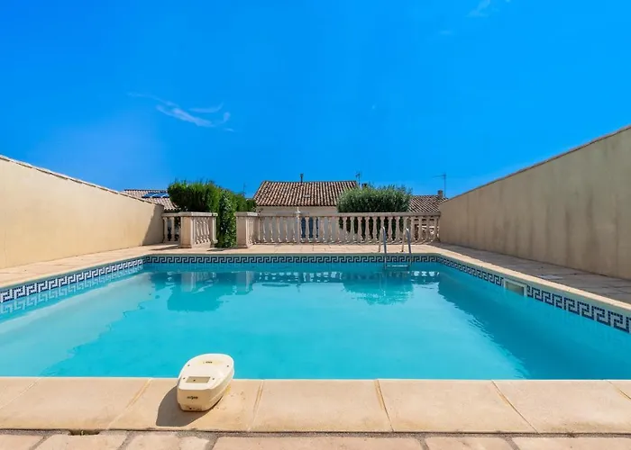 4 Bedroom Lovely In Ferienhaus Magalas