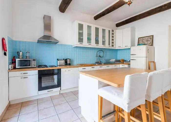 4 Bedroom Lovely In Ferienhaus