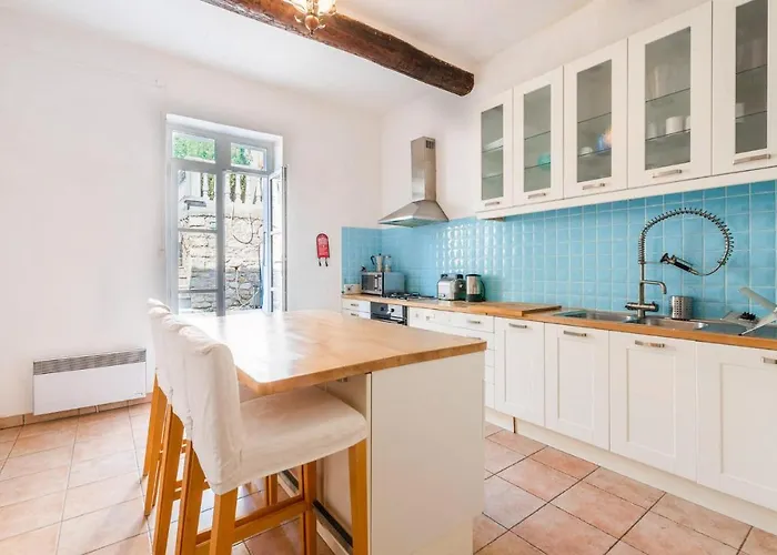 4 Bedroom Lovely In Magalas