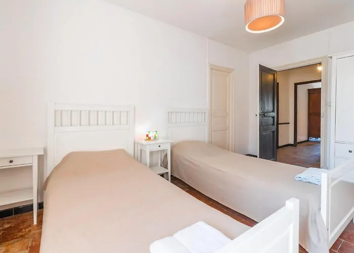 4 Bedroom Lovely In Ferienhaus Magalas